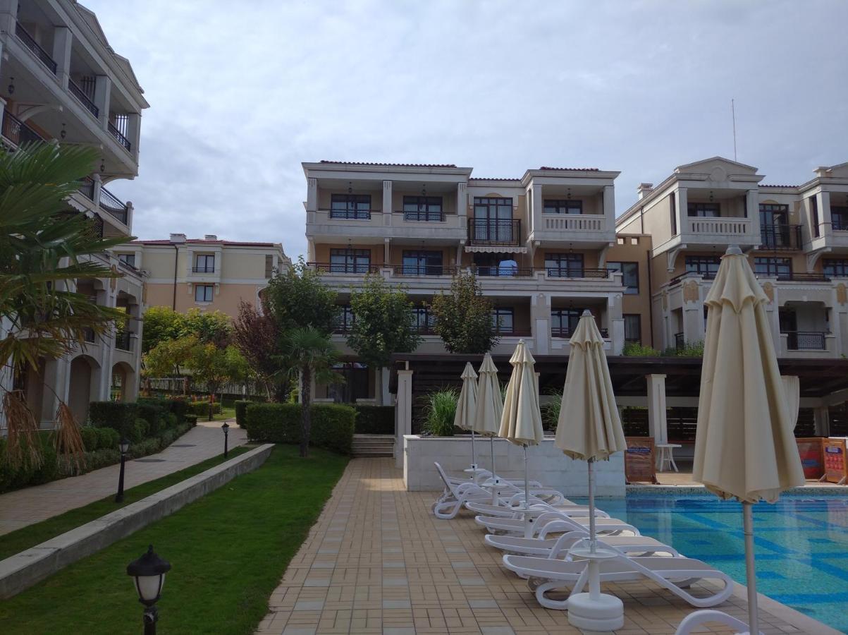 Niya Kavaci Life Sozopol