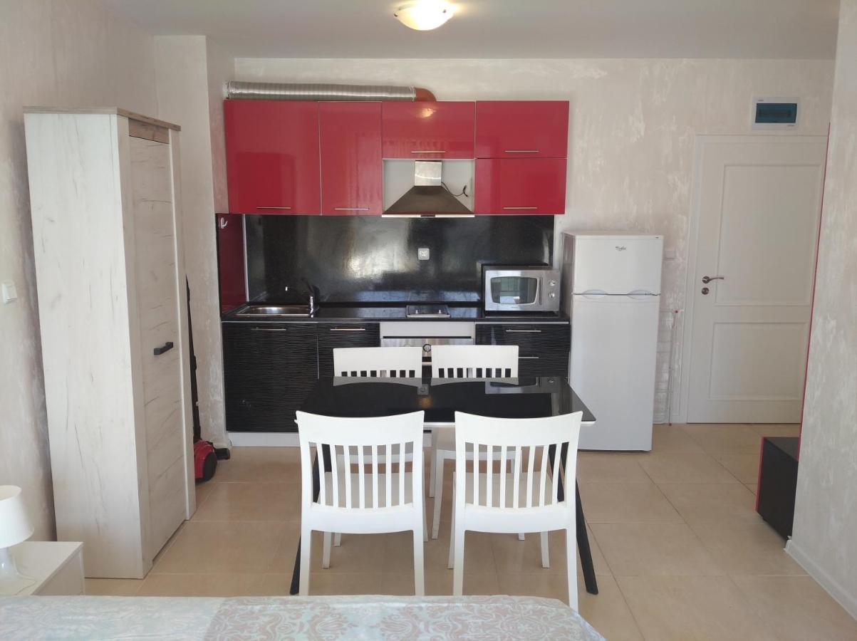 Niya Kavaci Life Sozopol