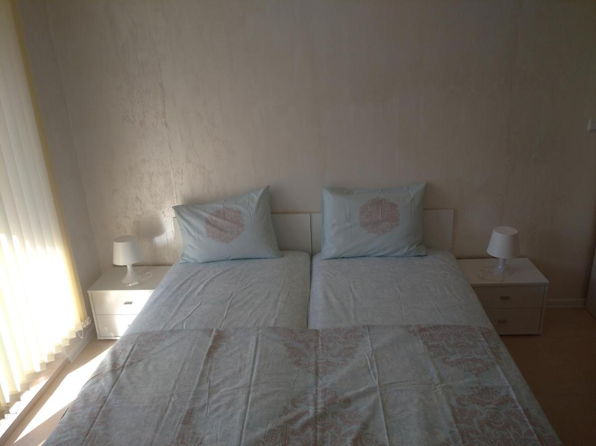 Niya Kavaci Life Apartment